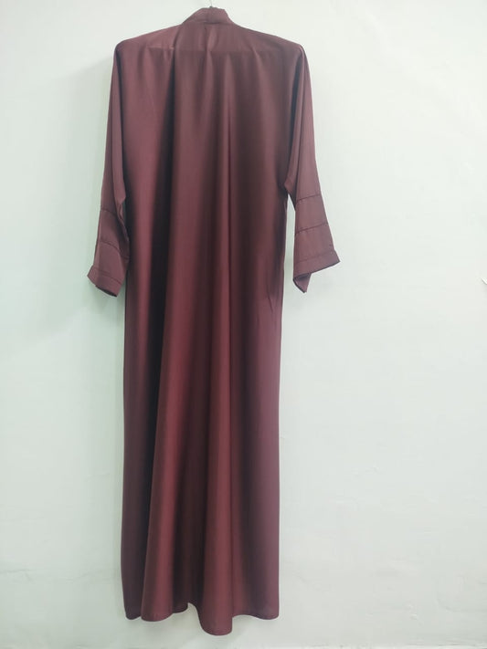 Noor Mehroon Four-Cut Button Abaya