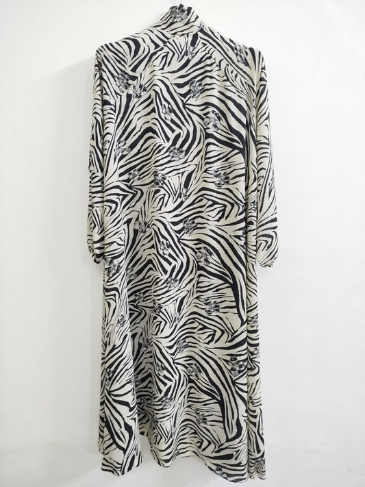 Monochrome Soft Chiffon Printed Abaya
