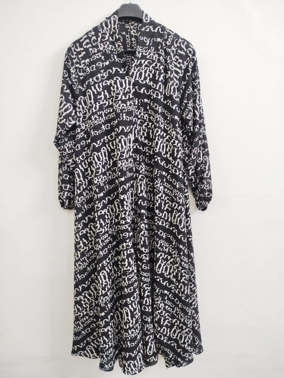 Monochrome Maze Soft Chiffon Printed Abaya